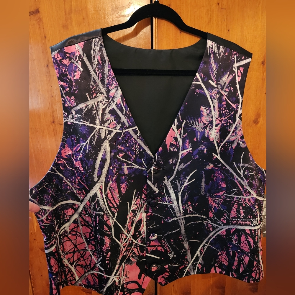 Men's 4 Button Camo Vest size 2XL